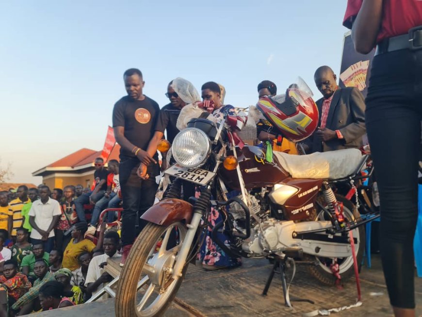 Hundreds Storm Akalo Town Council to jubilate with QFm Radio LakAlid Game at the handover ceremony