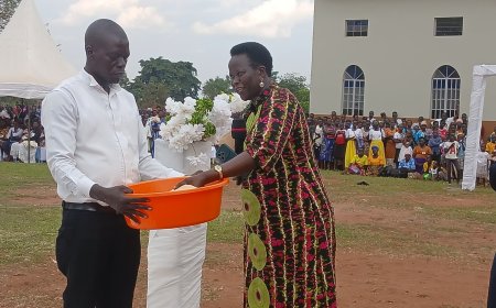 Nabbanja Donates Shs10 Million to Loro catholic parish.