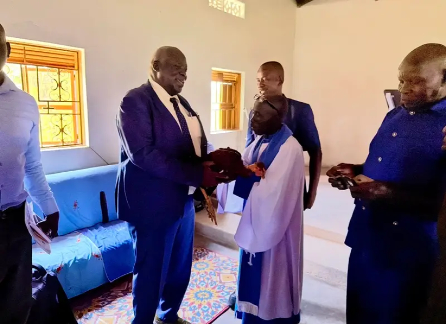 Awebada COU Gifts Minister Engola Chicken, He Pledges Car & Motorbike